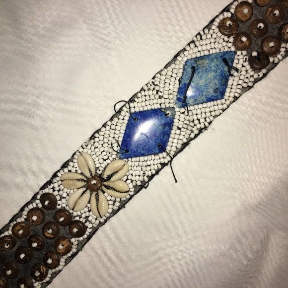 Beautiful Handmade Beaded Tie Shell Belt - Picture 3 of 12